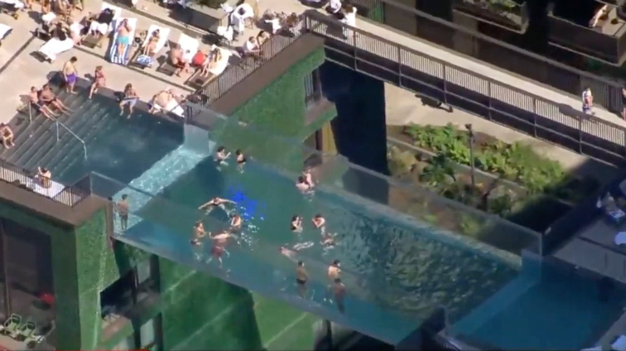 Video Of Transparent Pool Built Between Two Skyscrapers Has People Feeling Very Uneasy