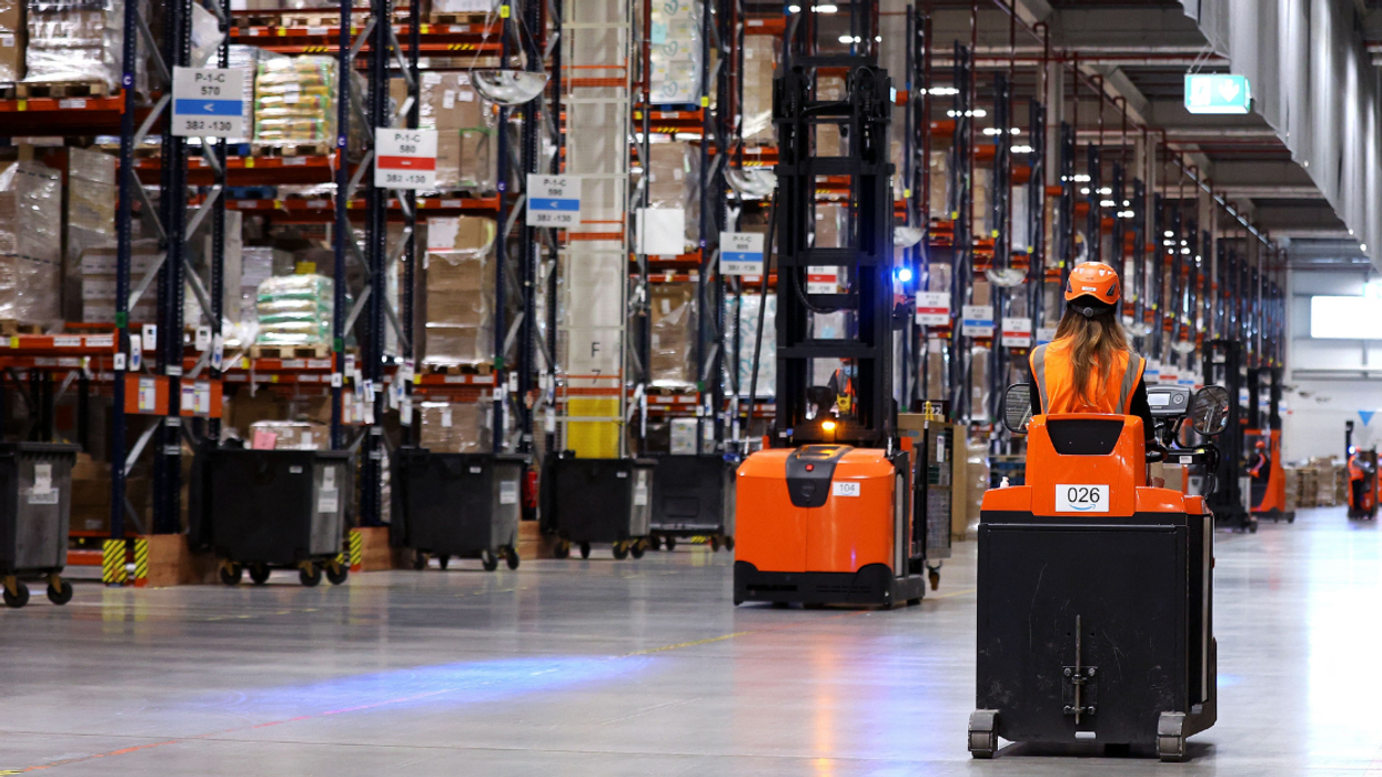 Seattle-Area Amazon Warehouse Sparks Outrage By Holding Productivity Contest During Heat Wave