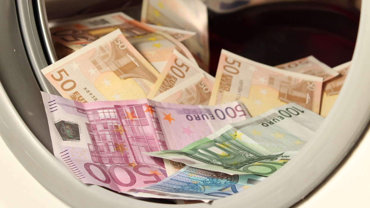 People Break Down The Most Corrupt Thing They've Ever Seen Their Employer Do