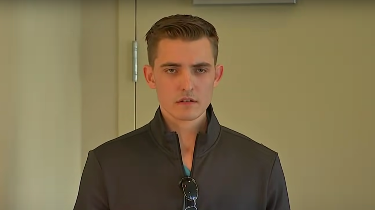 Rightwing Troll Dragged for Saying American Jews Should 'Decorate Their Home With Christmas Lights'