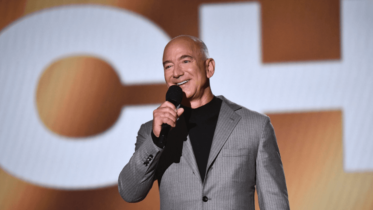 Jeff Bezos Ripped After 144-Year-Old Bridge Has To Be Dismantled So His Giant Yacht Can Pass Through