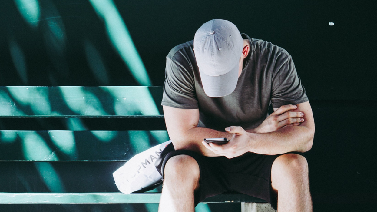 People Who Suffer From Phone Anxiety Share Their Tips To Handling It