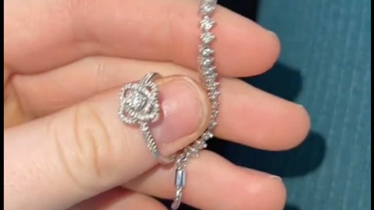 TikToker Tries To Sell Promise Ring From Her Ex To Jeweler Only To Find Out It's Actually A Fake