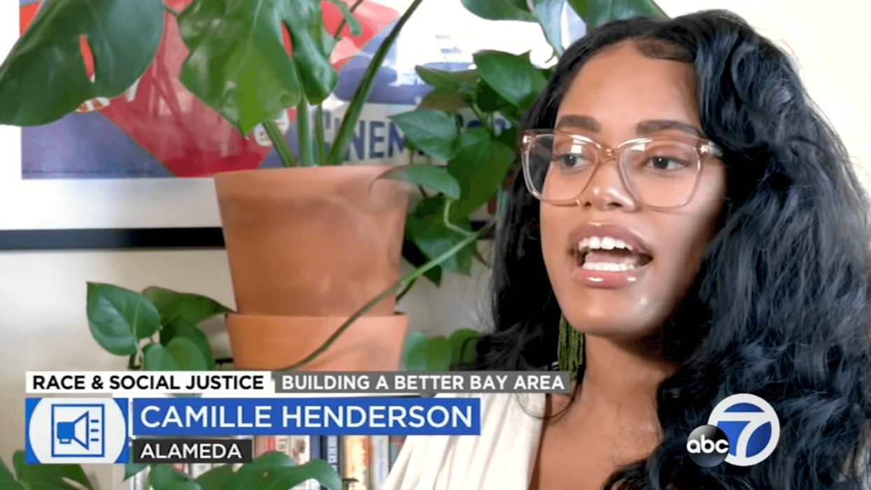 Black Woman Says She Was Forced To Move To Back Of Plane To Accommodate Two White Women