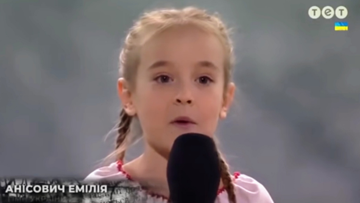 Little Girl Who Sang 'Let It Go' In Bomb Shelter Wows Crowd With Ukrainian National Anthem At Charity Concert