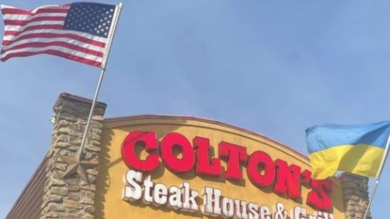 Kentucky Restaurant Flooded With Hate For 'Replacing' Nonexistent American Flag With Ukraine Flag