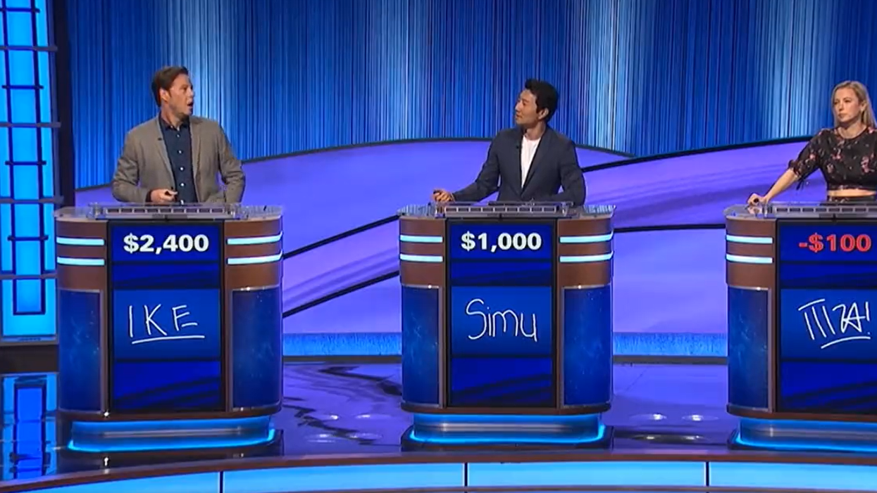 'Celebrity Jeopardy!' Takes Hilarious Turn After Simu Liu Calls Out Fellow Contestant's 'Filipinos' Answer
