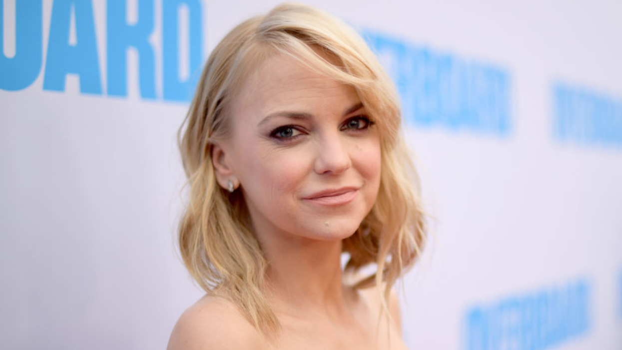 Anna Faris Calls Out Director Who Slapped Her Hard On The Butt During 2006 Movie Shoot