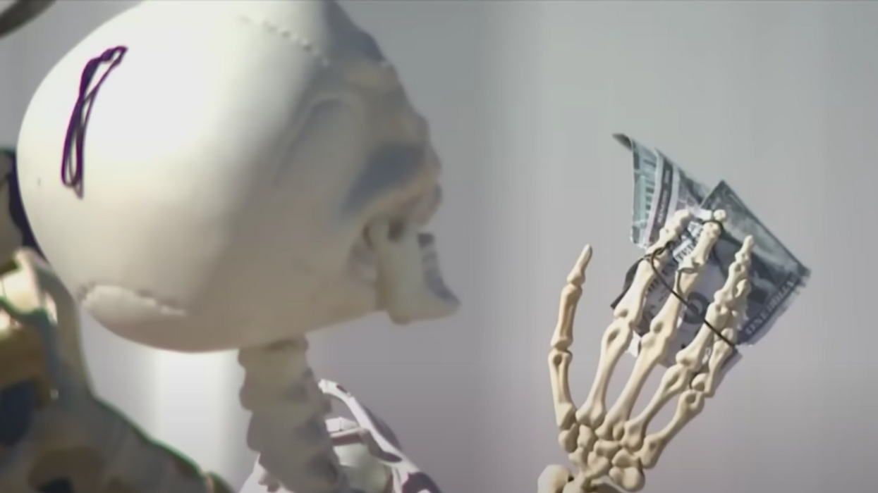Utah Officials Force Resident To Move Risque Skeletons Halloween Display From City Property
