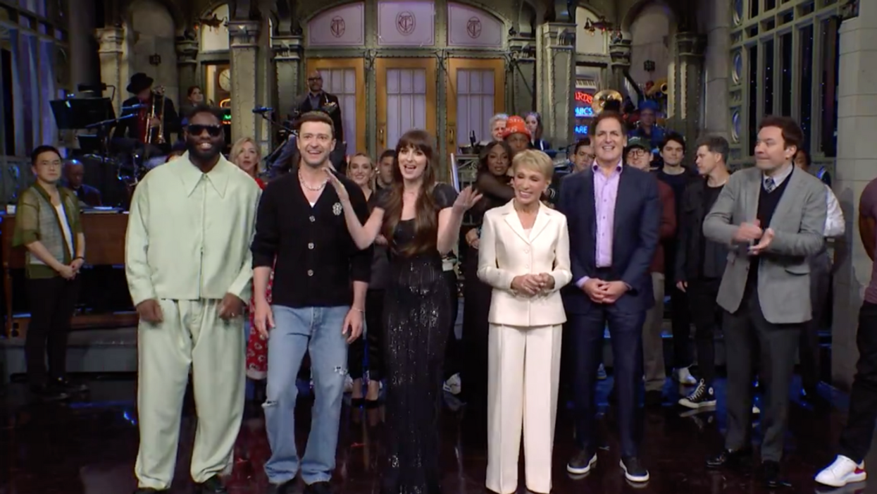 Dave Chappelle Randomly Jumped On Stage For 'SNL''s Goodnights—And Bowen Yang Wasn't Having It