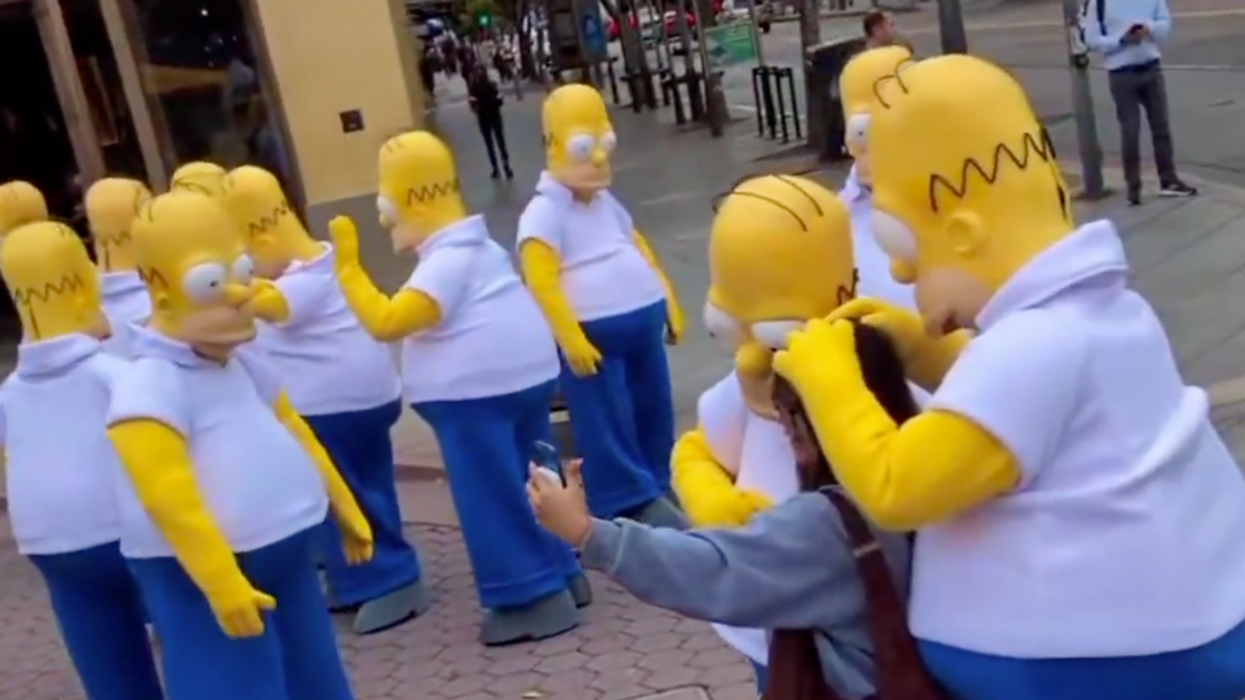 Fortnite Just Dropped A Massive 'Bus Load' Of Homer Simpsons In Santa Monica Without Warning