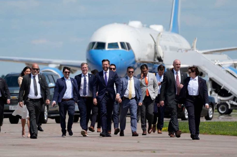 J,D, Vance's "Entourage"-inspired photo