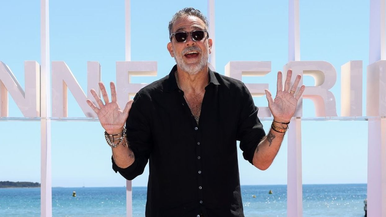 Jeffrey Dean Morgan puts his handprints in cement during the "The Walking Dead" Photocall during the 8th Canneseries International Festival at Plage Du Majestic.
