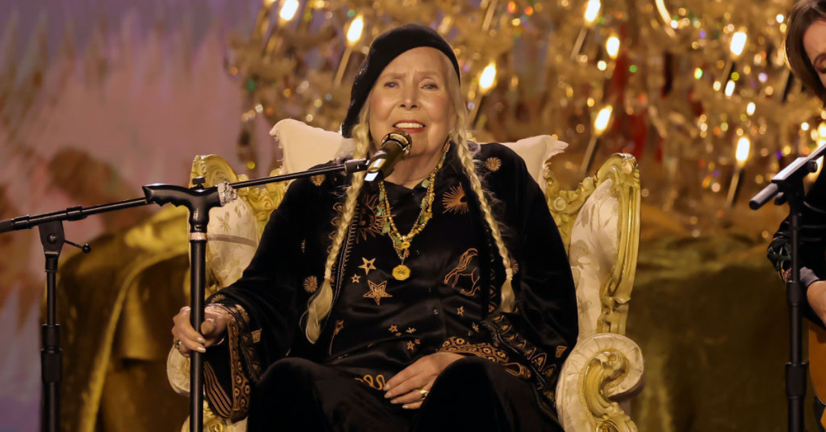 Joni Mitchell Performs 'Both Sides Now' At Grammys VIDEO Comic Sands