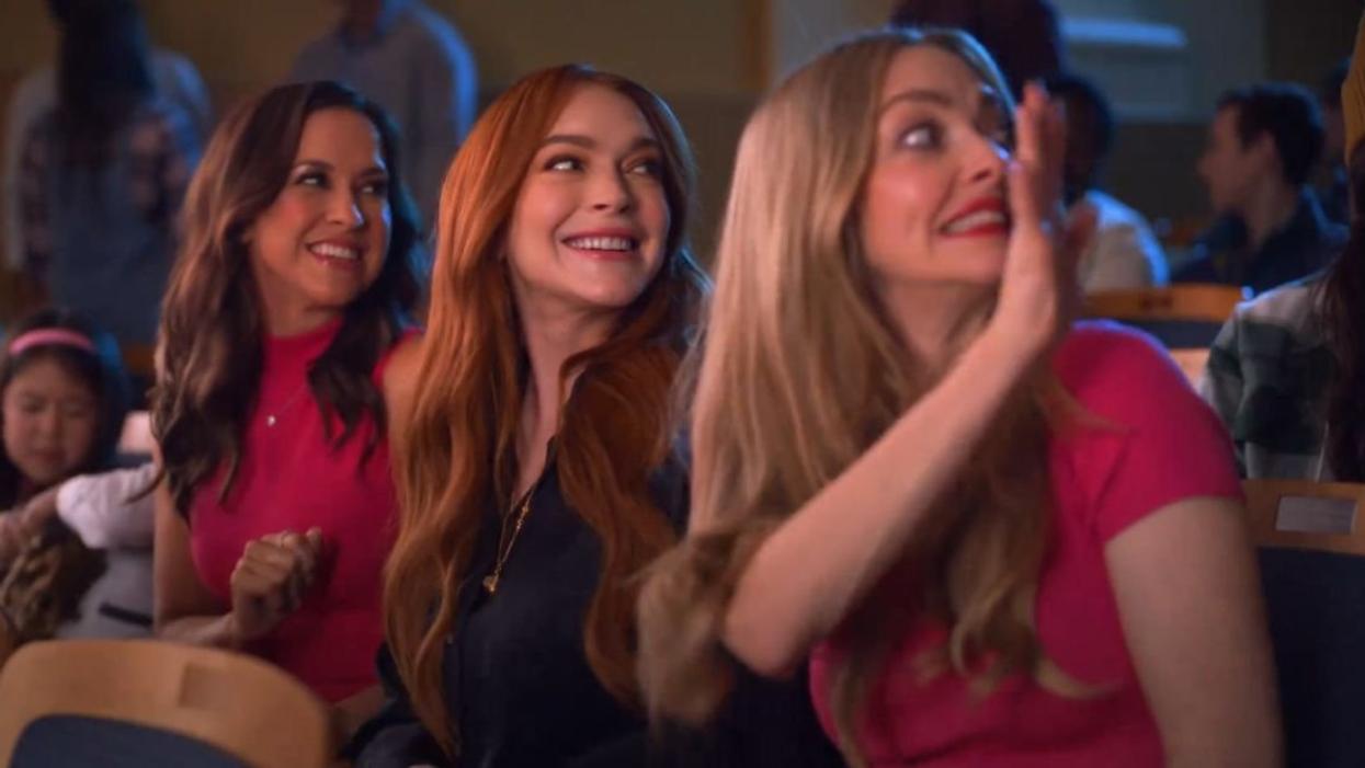 Lacey Chabert, Lindsay Lohan, and Amanda Seyfried from Walmart commercial