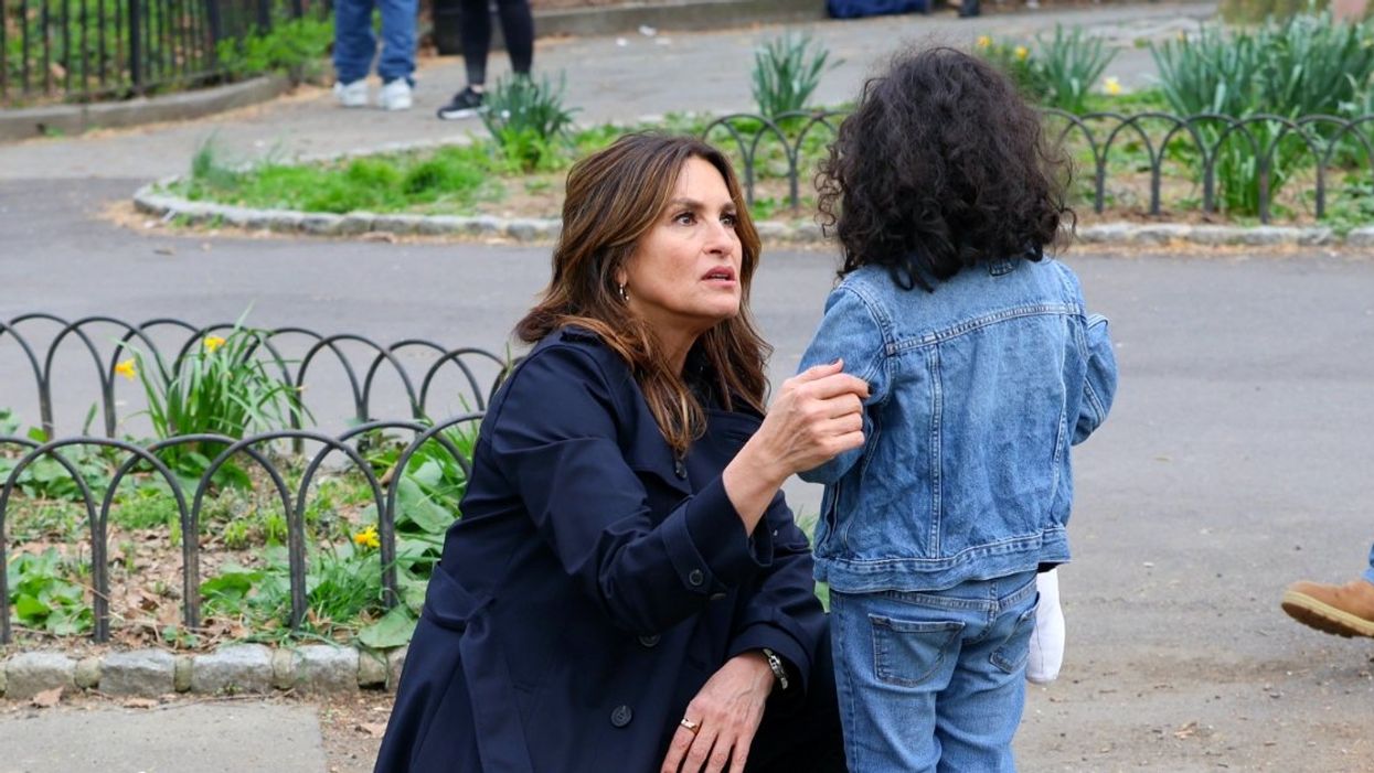 Mariska Hargitay comforting the lost little girl