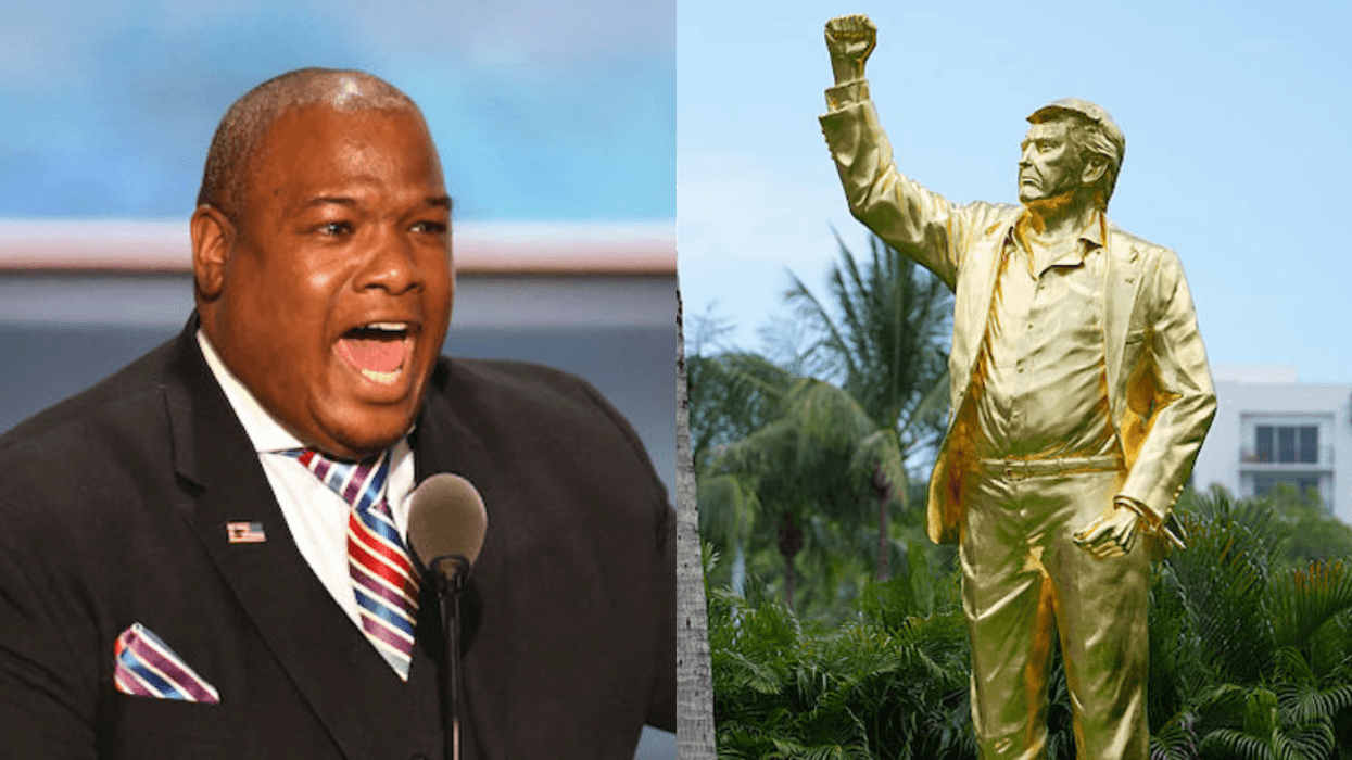 Mark Burns; Donald Trump statue