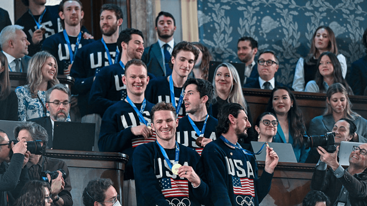 Members of U.S. Olympic men's ice hockey team arriving in Washington