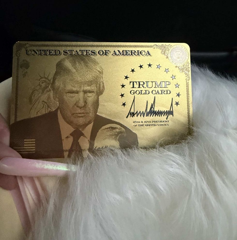Nicki Minaj's Trump Gold Card