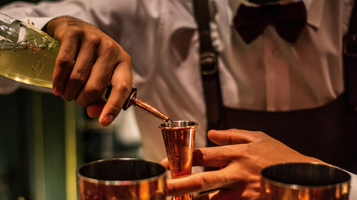 People Who Have Been Saved From A Bad Date By A Bartender Break Down What Happened