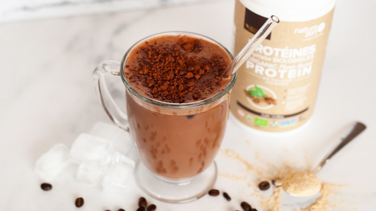 Proteing powder and a shake