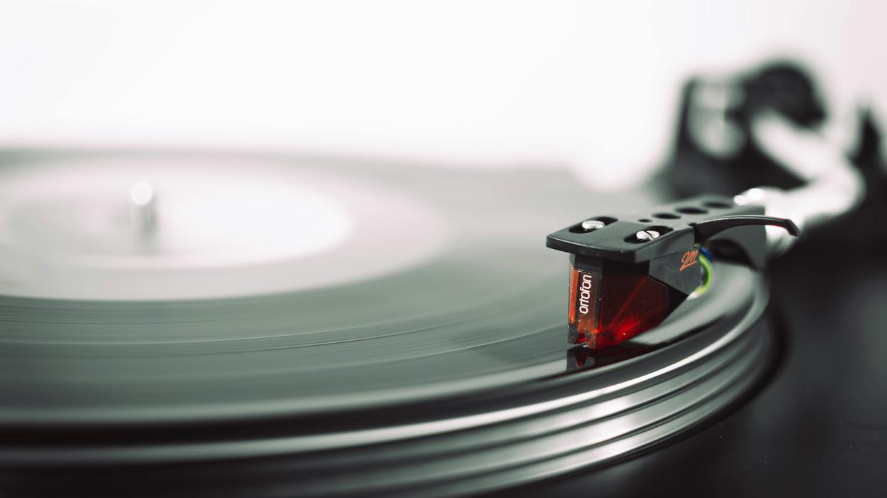 Record player needle