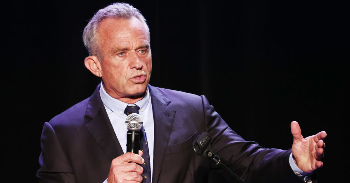 RFK Jr.'s 2024 Launch Sputters After Teleprompter Fail: VIDEO - Comic Sands