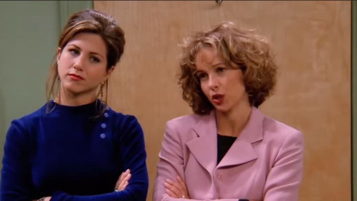Screenshot from "Friends" of Jennifer Anniston and Jennifer Grey