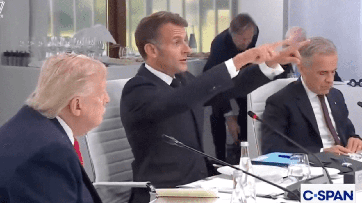 Screenshot of Donald Trump and Emmanuel Macron