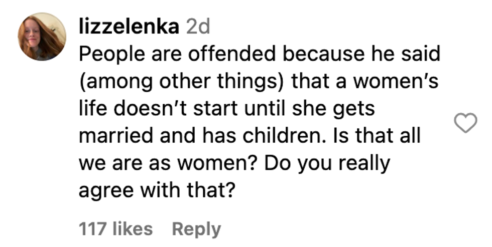 Screenshot of @lizzelenka's post