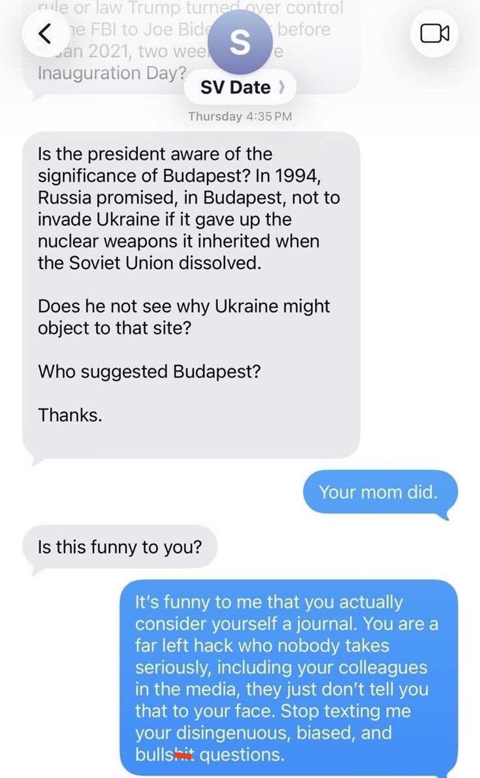 Screenshot of texts between S.V. D\u00e1te and Karoline Leavitt