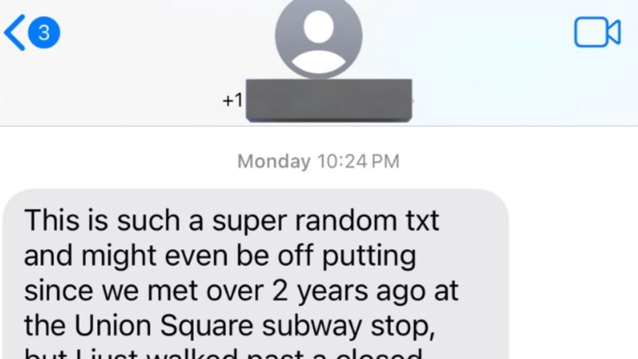 Screenshot of the text message from @SarahSchon's tweet