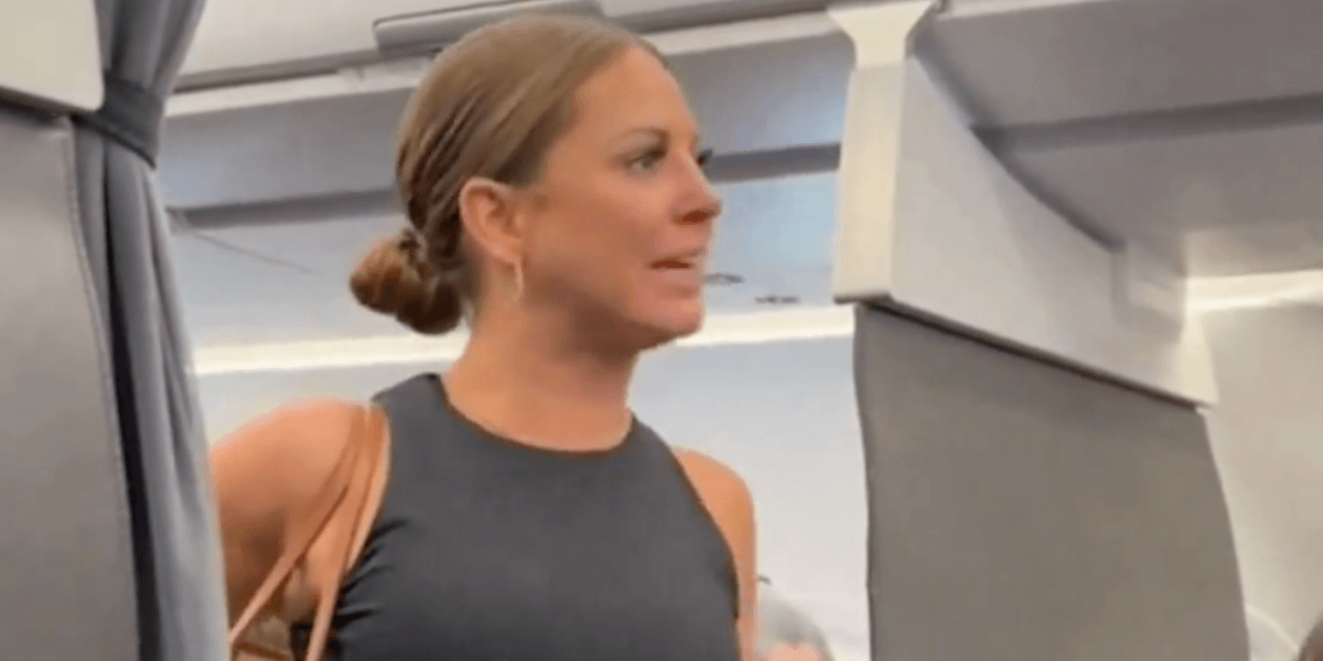 'Crazy Plane Lady' Tiffany Gomas Poses With Ultra Right Beer: PHOTO ...