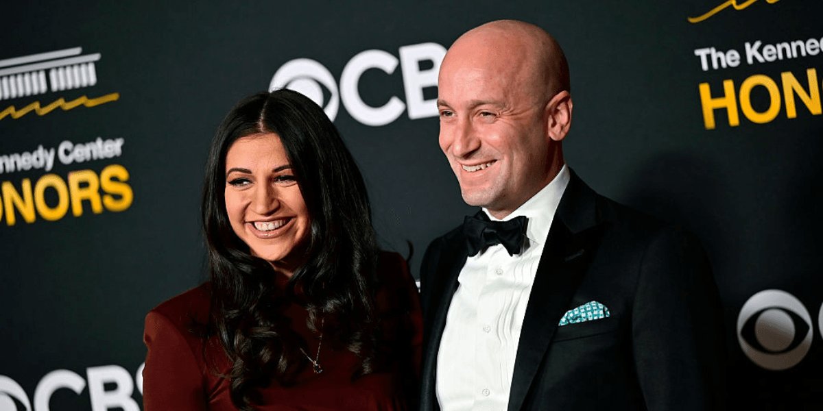 Katie Miller Ripped After Shading Sharyn Alfonsi Email - Comic Sands