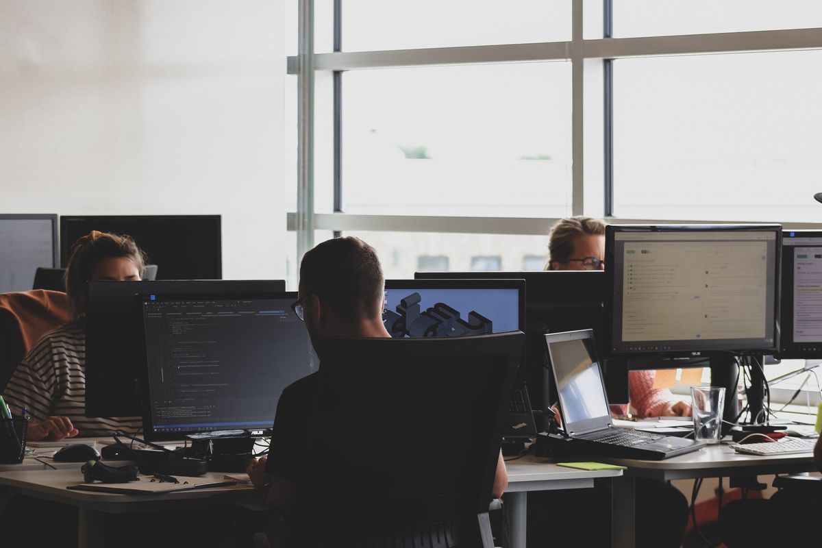 Students work in a computer lab