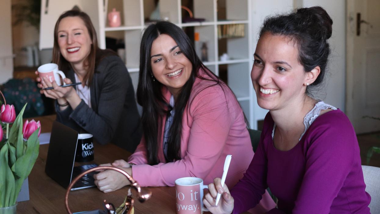 Women Share The Most Successful Pick-Up Lines They've Ever Heard