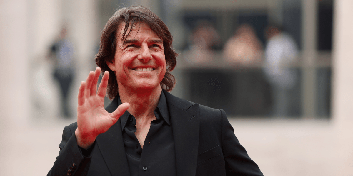 Tom Cruise's Way Of Eating Popcorn Goes Viral: VIDEO - Comic Sands