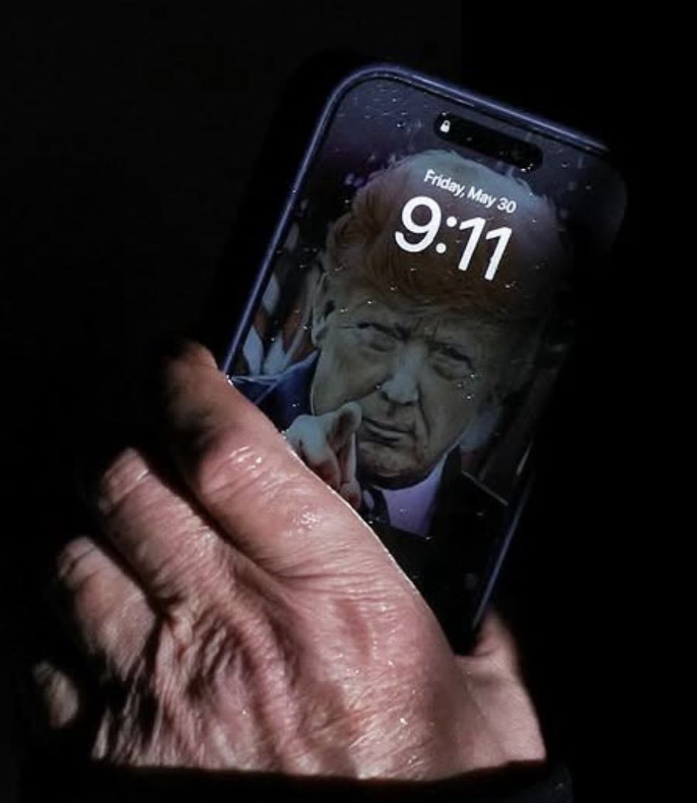 Trump's phone lock screen