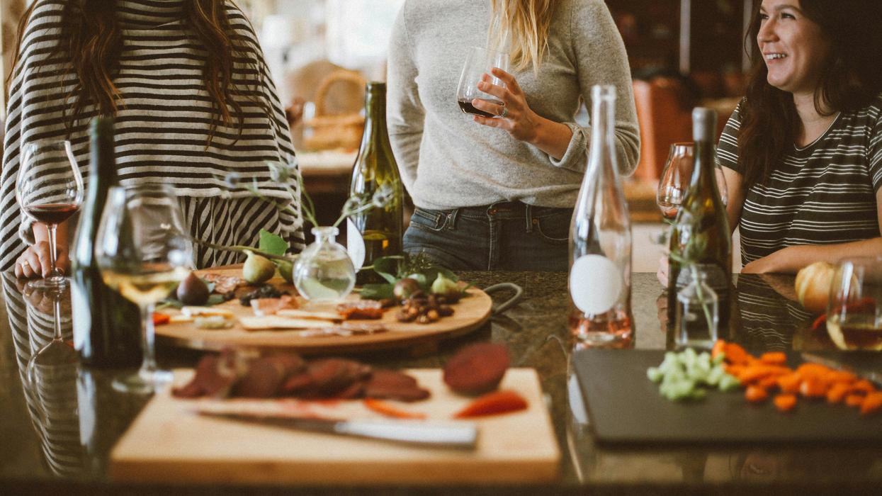 People Describe The Weirdest Thing A Guest Has Done In Their Home