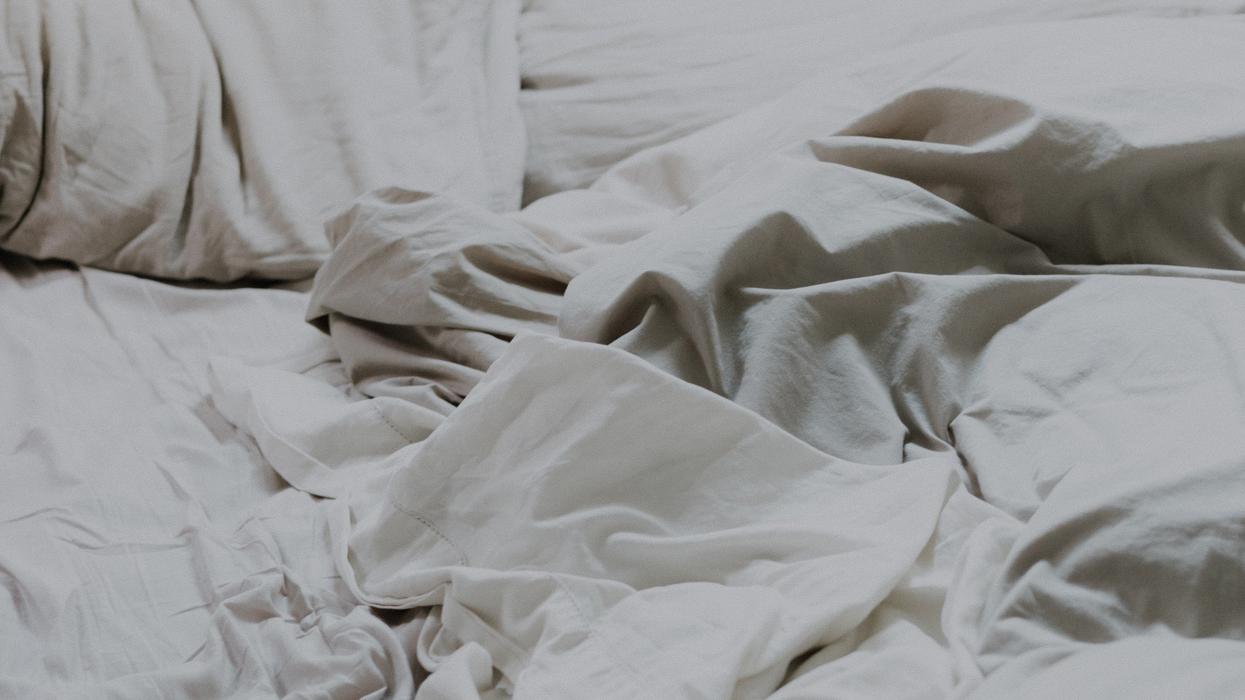 white pillows and bed comforter