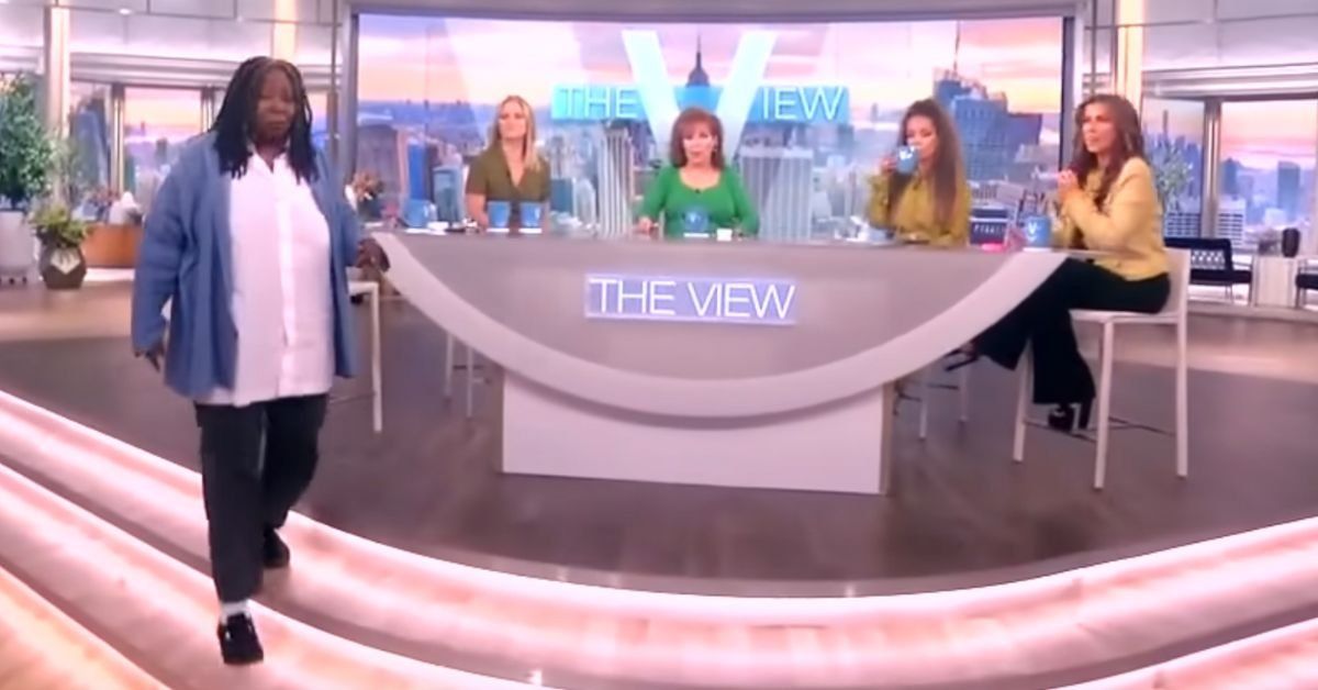 Whoopi Goldberg and the cast of 'The View'