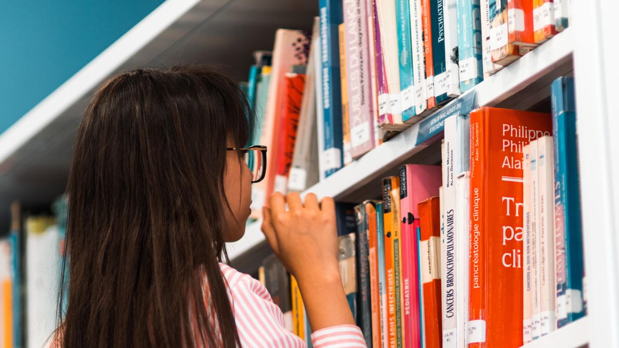 People Explain What Everyone Should Read At Least Once In Their Lifetime